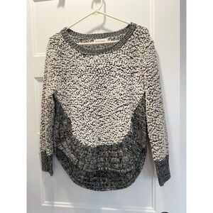 b.original Popcorn Knit Sweater Womens S Gray White Boucle Curved Hem